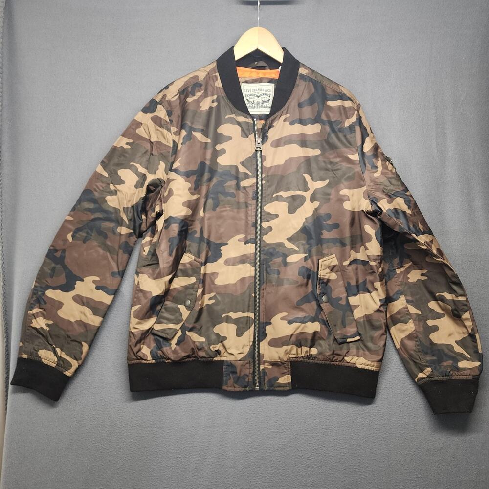 Levis Jacket Mens Large Camo Bomber Quilted Orange Lining Zip Sleeve Pocket